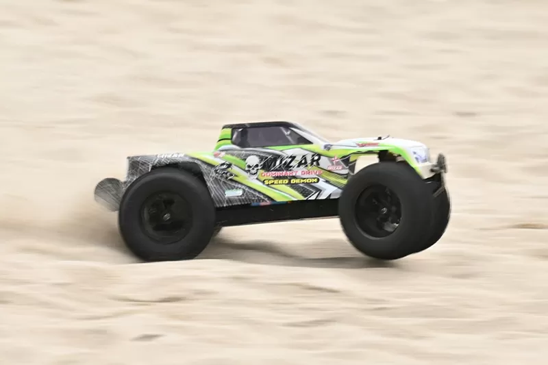 10 Масштаб 4WD Внедорожник Электрический RC грузовик 2,4G Матовый высокоскоростной RTR # RH1071
