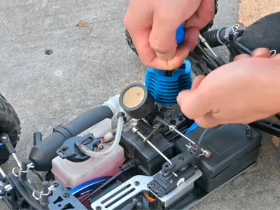 Методы запуска двигателя Nitro RC для VRX RC Nitro Cars: Выбор правильной техники для вашего двигателя