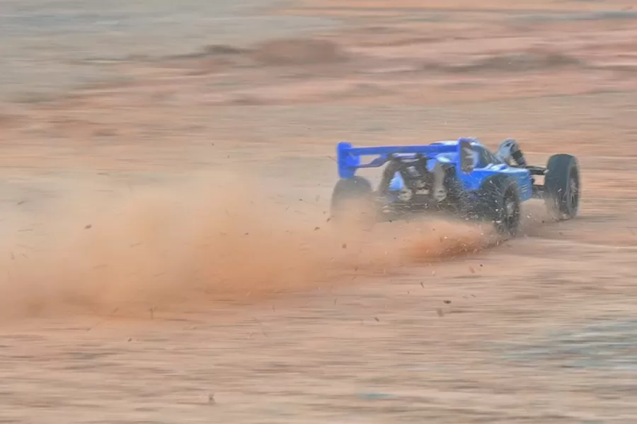 8 Масштаб 4WD Внедорожник Nitro RC Багги 2,4G Двигатель Высокоскоростной автомобиль # RH802