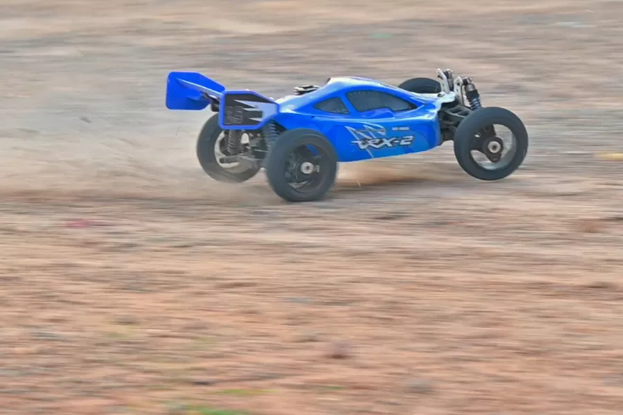 8 Масштаб 4WD Внедорожник Nitro RC Багги 2,4G Двигатель Высокоскоростной автомобиль # RH802