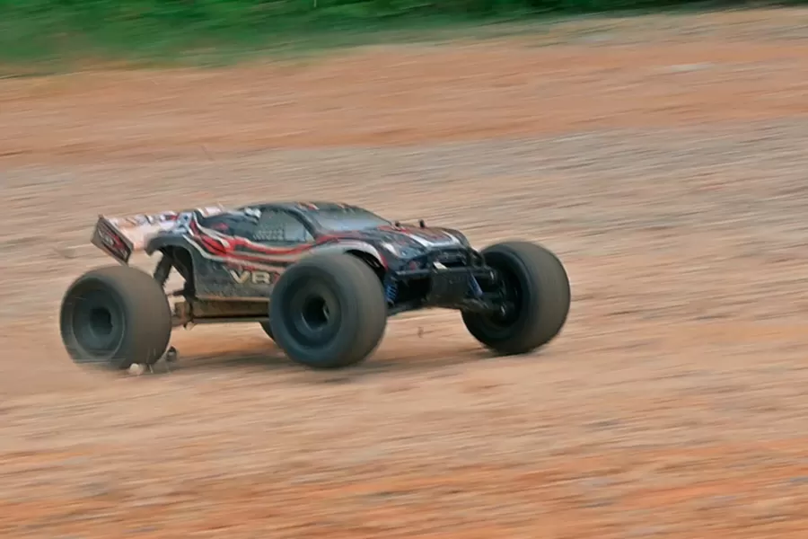 8 Масштаб 4WD Внедорожный электрический RC Truggy 2,4G Бесщеточный высокоскоростной RTR # RH811